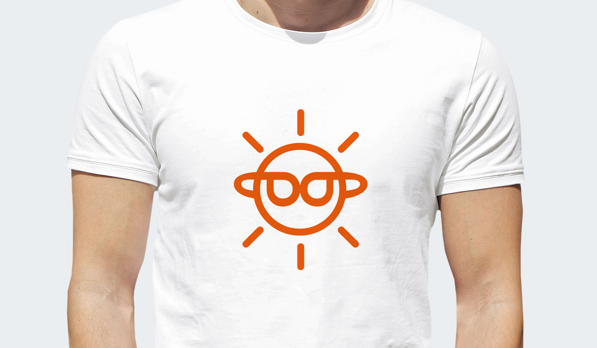 Розробка логотипу та фірмового стилю енергетичної компанії - дизайн футболки